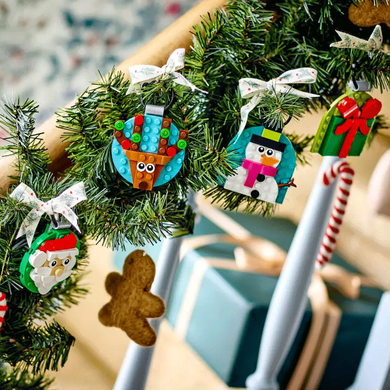 Selezione di decorazioni natalizie Lego 40744